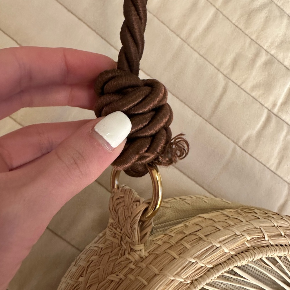 Elegant Beige and Brown Woven Crossbody Bag - Picture 4 of 6